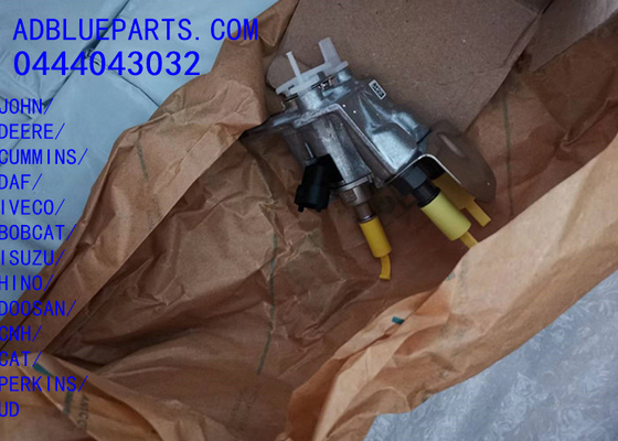 0444043032 تصنيع المعدات الأصلية بوش مدافع الغمر وحدة / اليوريا فوهة / الغمر الوحدة 0444043032 أدبلو Injector فوهة الجرعة فوهة الجرعة لـ JOHN DEERE الكمون DAF IVECO بوبكات ايسوزو هينو دوسان CNH لكل قطط UD